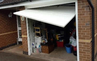 24/7 seven days a week garage door repair in Chorley